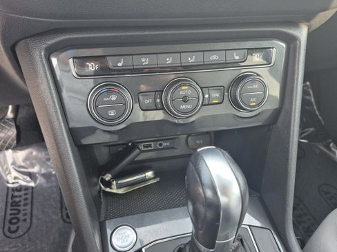 Used 2019 Volkswagen Tiguan SE AWD/4WD image 26