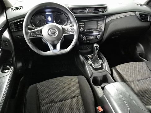 Used 2017 Nissan Rogue Sport SV image 10