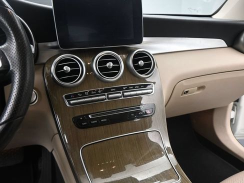 Used 2018 Mercedes-Benz GLC 300 image 13