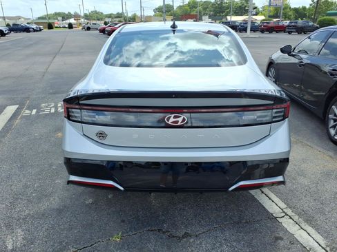 Used 2025 Hyundai Sonata SEL FWD image 13