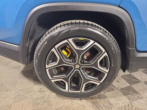 Used 2022 Rivian R1T Adventure image 12