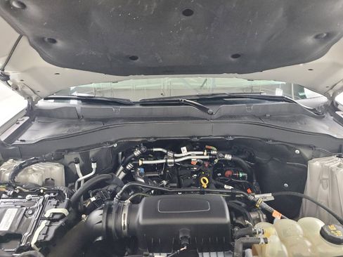 Used 2022 Ford Explorer XLT image 30