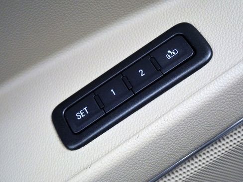 Used 2016 GMC Yukon Denali w/ Open Road Package AWD/4WD image 14