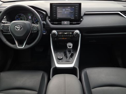 Certified 2022 Toyota RAV4 XLE Premium AWD/4WD image 14
