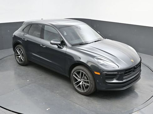 New 2025 Porsche Macan image 34