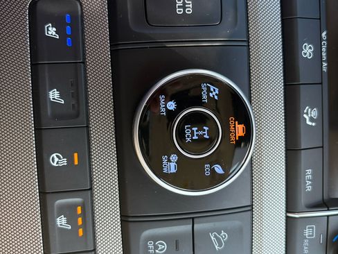 Used 2020 Hyundai Palisade Limited image 18