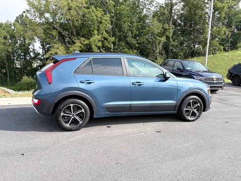 Used 2025 Kia Niro EX FWD image 8