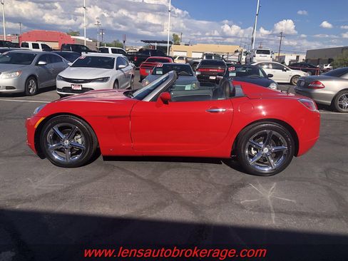 Used 2009 Saturn Sky w/ Premium Trim Package image 10