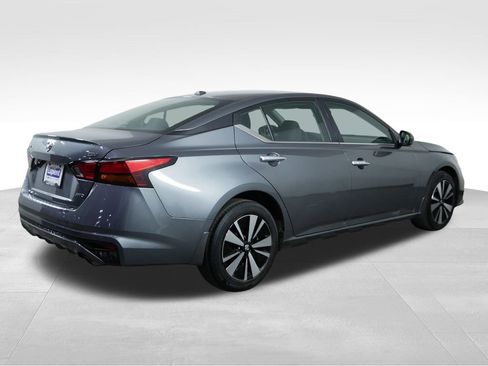 Used 2021 Nissan Altima 2.5 SV w/ SV Premium Package image 15