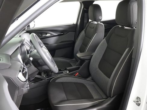 Used 2023 Chevrolet TrailBlazer LT AWD/4WD image 28