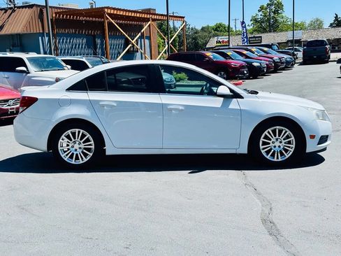 Used 2013 Chevrolet Cruze Eco FWD image 8