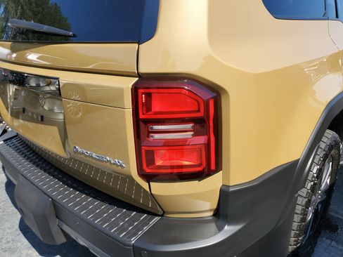 Used 2024 Toyota Land Cruiser image 8