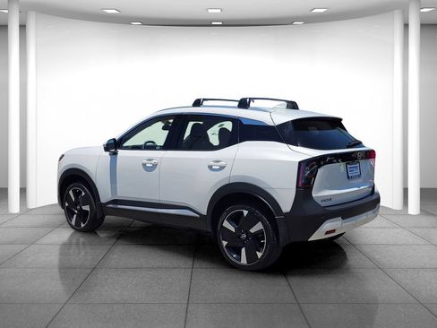 Used 2025 Nissan Kicks SR FWD image 4