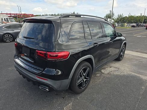Used 2022 Mercedes-Benz GLB 250 w/ AMG Line image 6