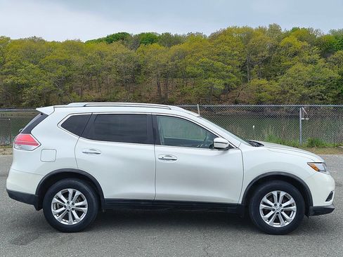 Used 2016 Nissan Rogue SV AWD/4WD image 8