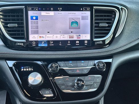 New 2026 Chrysler Pacifica Pinnacle image 18