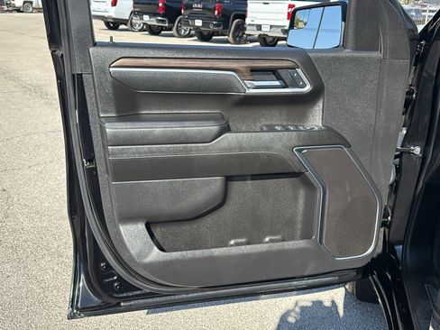 Used 2025 Chevrolet Silverado 1500 LT image 8