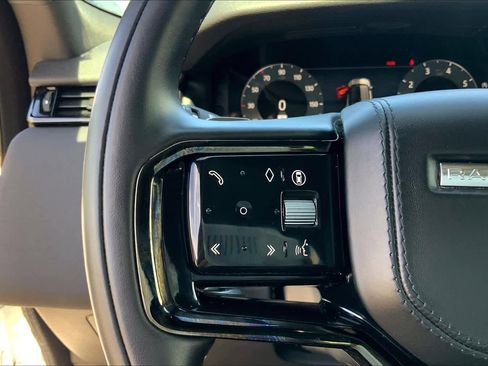 Used 2025 Land Rover Range Rover Velar Dynamic SE image 22