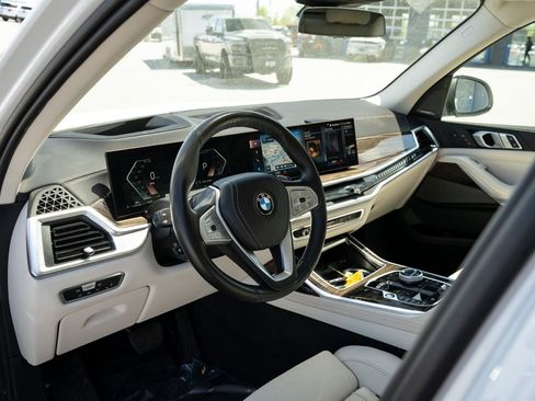 Used 2023 BMW X7 xDrive40i w/ Executive Package AWD/4WD image 21
