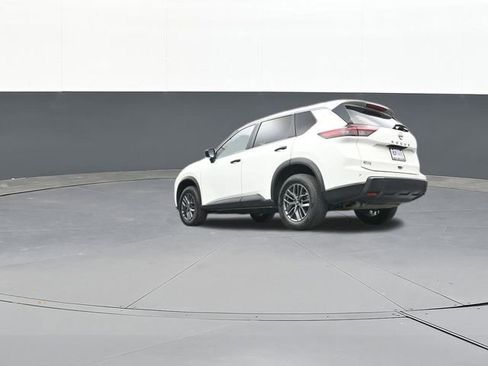 Used 2024 Nissan Rogue S image 44