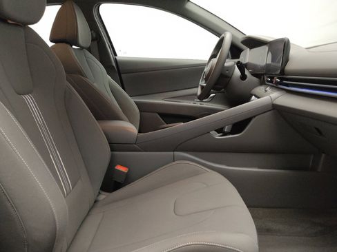 Used 2024 Hyundai Elantra SEL image 21