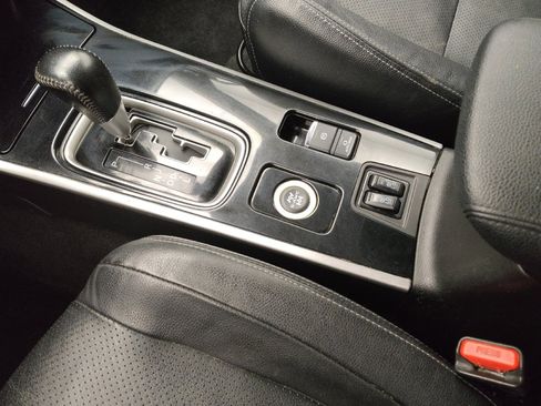 Used 2018 Mitsubishi Outlander SEL image 26