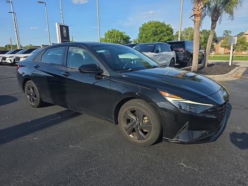 Used 2021 Hyundai Elantra SEL w/ Cargo Package FWD image 1