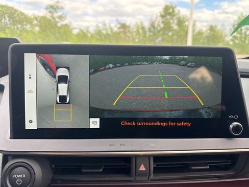 New 2025 Toyota Prius Plug-In Hybrid w/ Limited Premium Package image 33