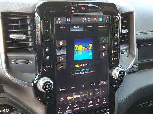 Used 2025 RAM 1500 Laramie image 17