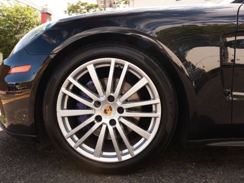 Used 2018 Porsche Panamera 4 AWD/4WD image 5