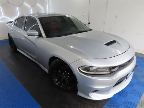 Used 2020 Dodge Charger Scat Pack RWD image 5