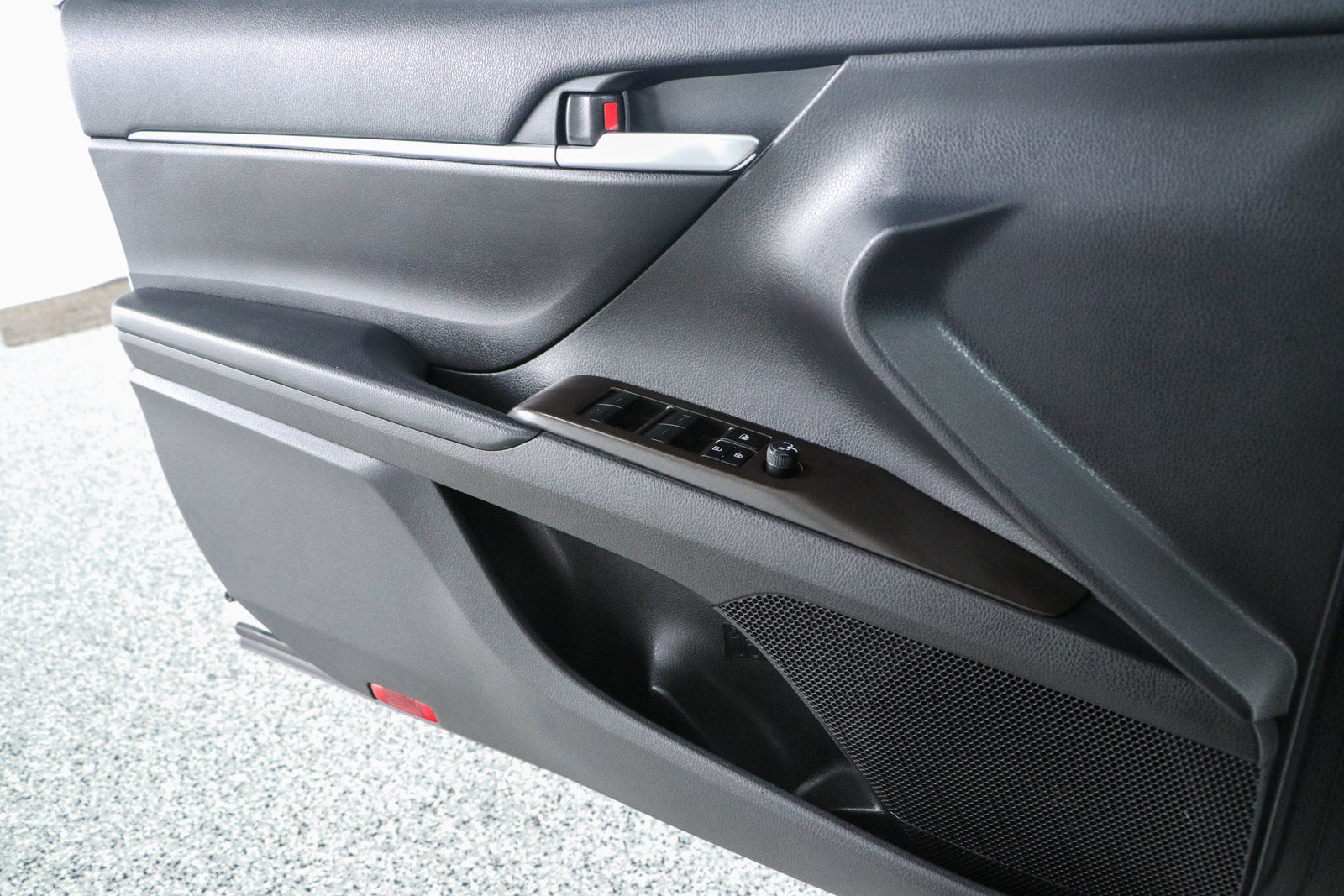 Used 2023 Toyota Camry SE FWD image 21