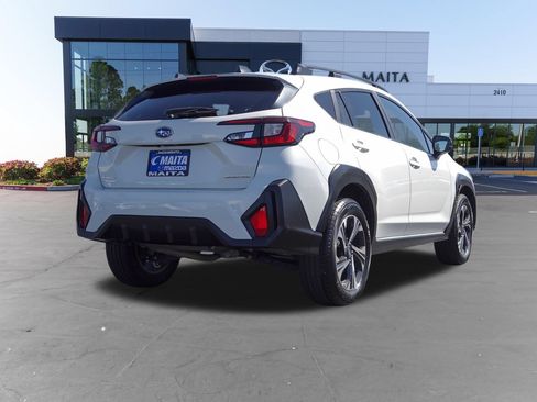 Used 2025 Subaru Crosstrek 2.5i Premium AWD/4WD image 3