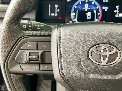 New 2025 Toyota Tacoma SR5 image 18