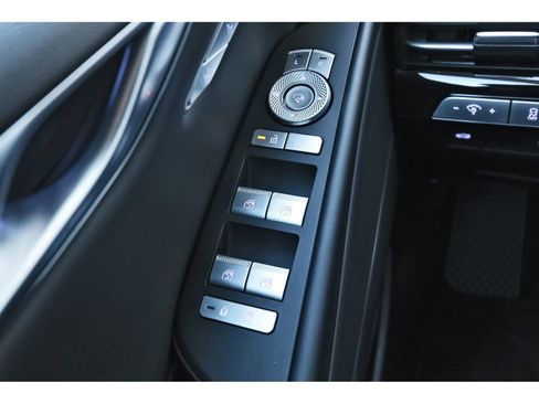 Used 2025 Genesis G80 2.5T image 22