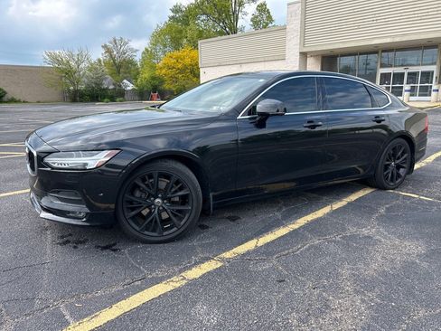 Used 2018 Volvo S90 T5 Momentum w/ Convenience Package AWD/4WD image 2