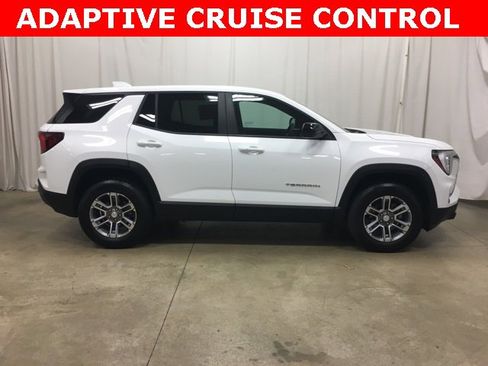 Used 2025 GMC Terrain Elevation image 2