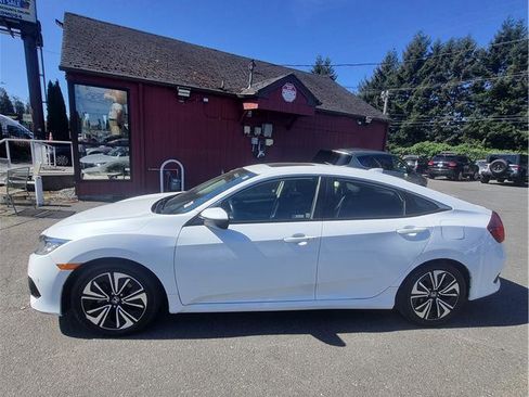 Used 2018 Honda Civic EX-T image 2
