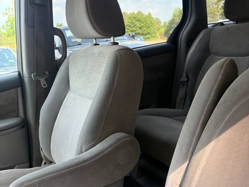 Used 2010 Toyota Sienna LE FWD image 13