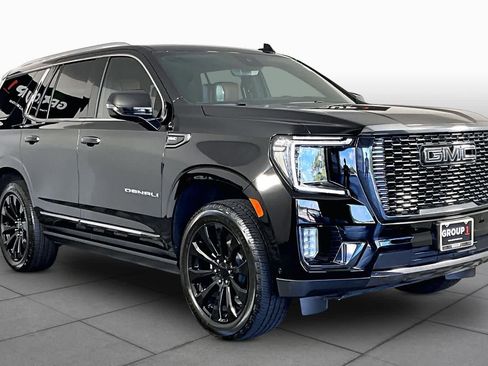 Used 2023 GMC Yukon Denali Ultimate AWD/4WD image 3