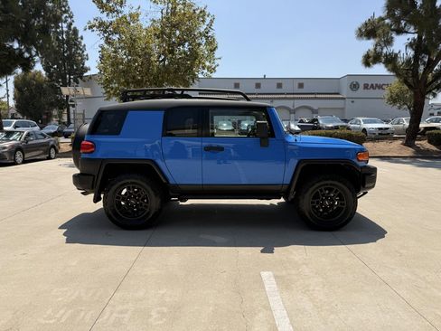 Used 2007 Toyota FJ Cruiser 4WD image 3