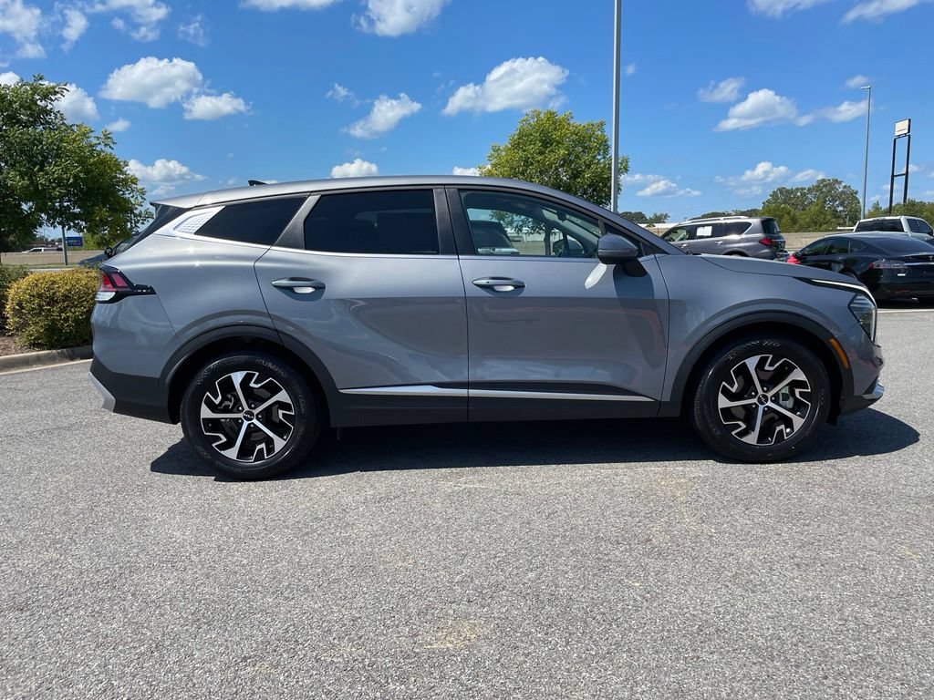 Certified 2025 Kia Sportage EX FWD image 9