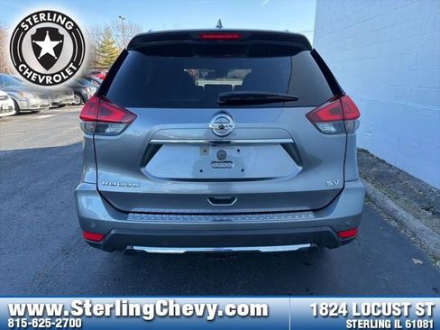 Used 2019 Nissan Rogue SV image 4
