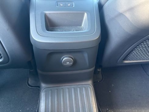 Used 2024 Volvo XC60 T8 Polestar image 34