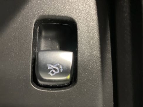 Used 2022 Mercedes-Benz E 350 4MATIC Sedan image 16