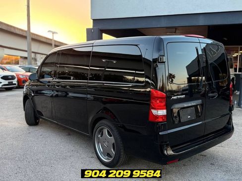 Used 2018 Mercedes-Benz Metris Passenger image 6