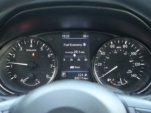 Used 2022 Nissan Rogue Sport S image 29