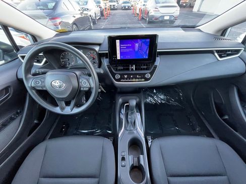 Used 2025 Toyota Corolla LE image 32