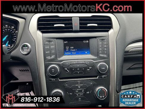 Used 2017 Ford Fusion SE image 16