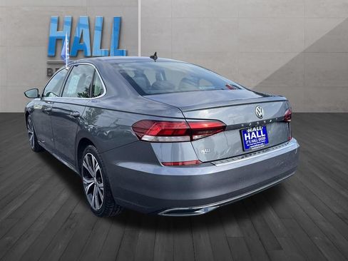 Used 2022 Volkswagen Passat 2.0T SE FWD image 3